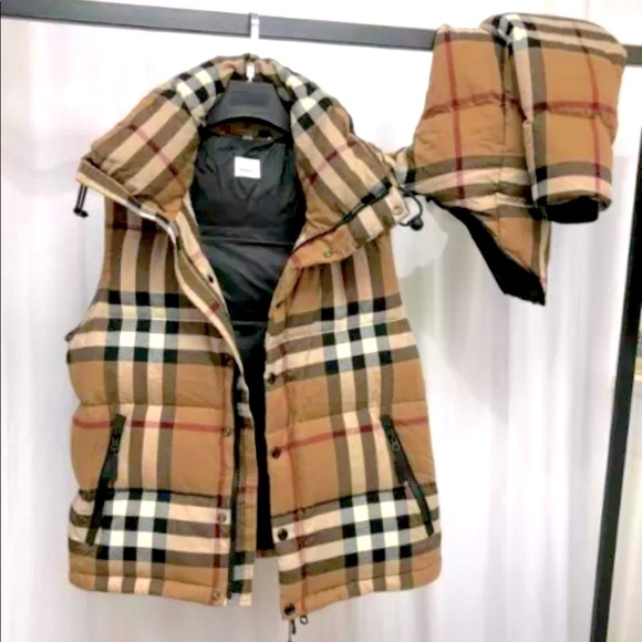 Men’s Burberry Puffer with detachable sleeves - Picture 4 of 7